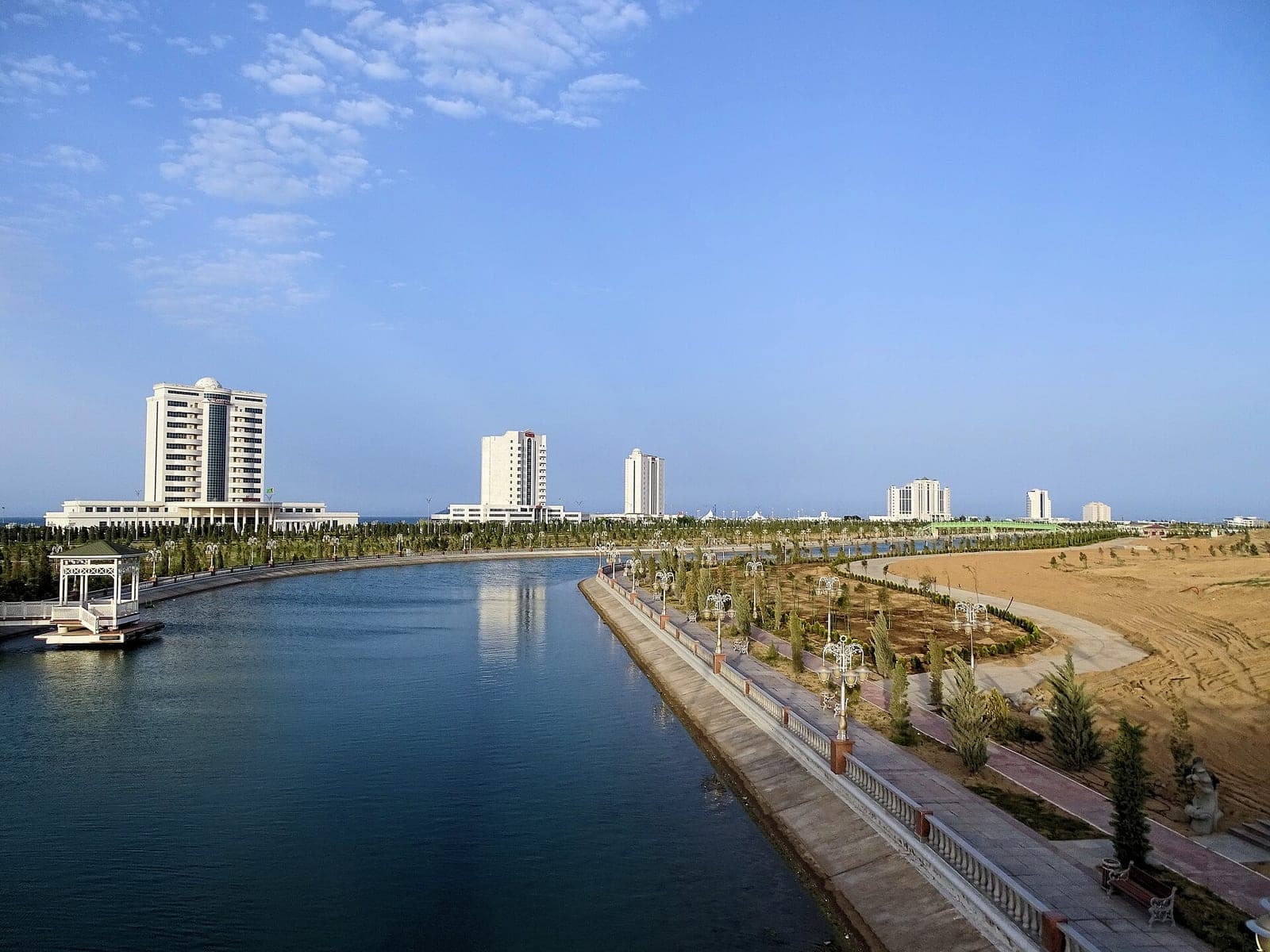 Пляжи Туркменистана: Каспий, Аваза и где здесь купаются