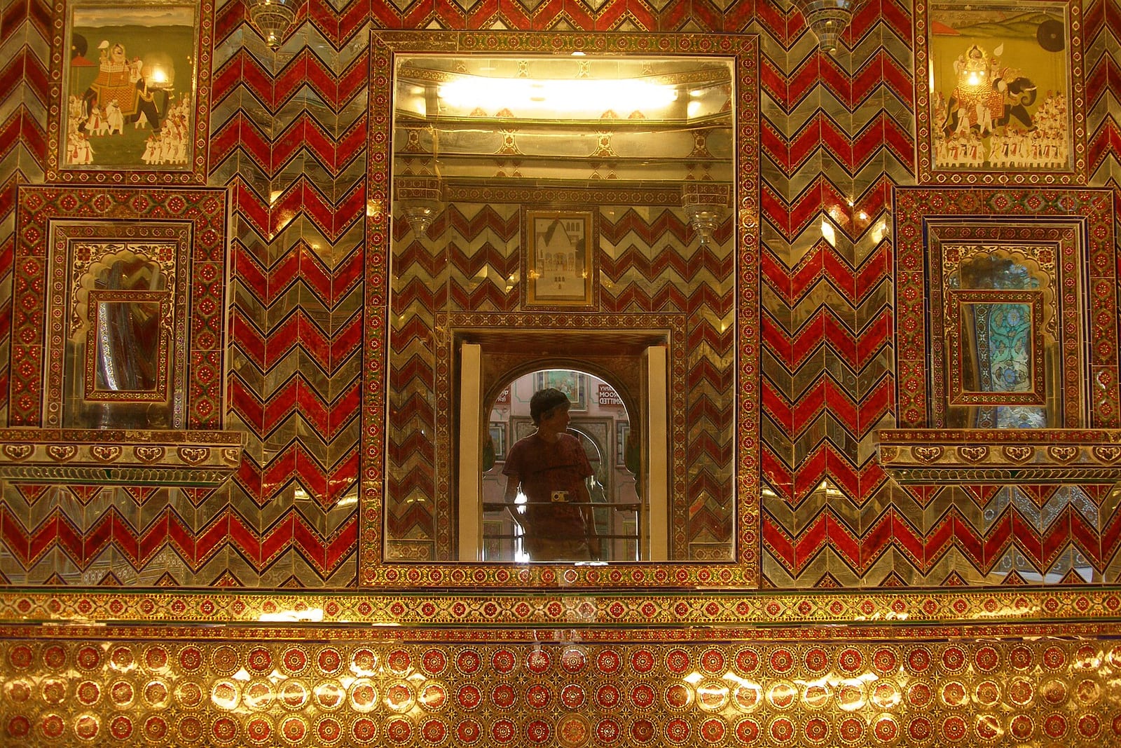 Sheesh Mahal interior mirror reflections