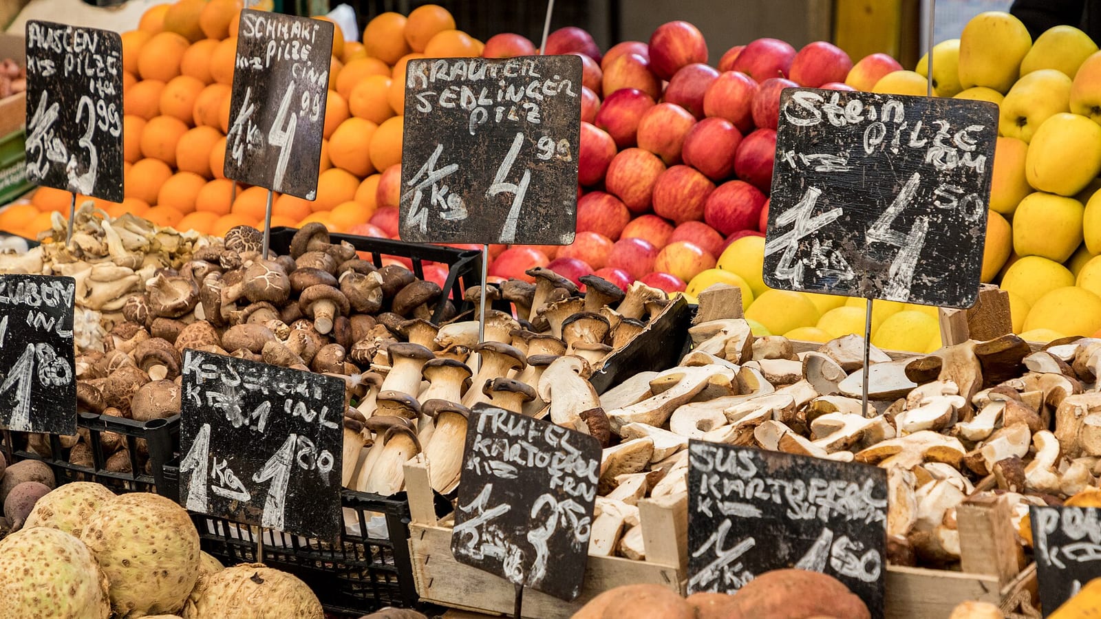 Vienna Naschmarkt food market stalls